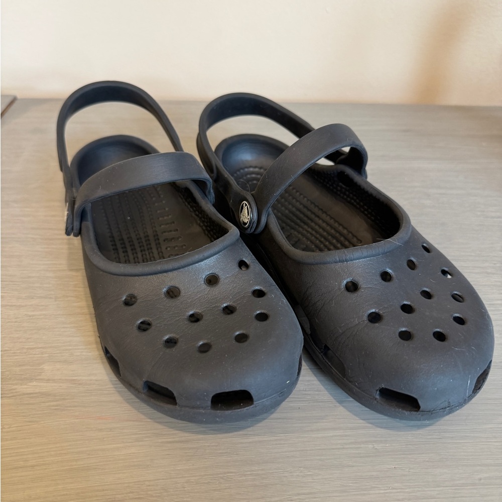 Crocs Karin Clogs Slip on‎ Mary Jane girls size 4